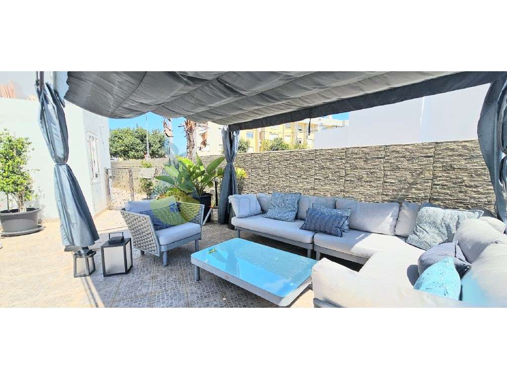 Moradia T4 com 260m2 de área e cave de 95m2, localizada no Monte da...-12