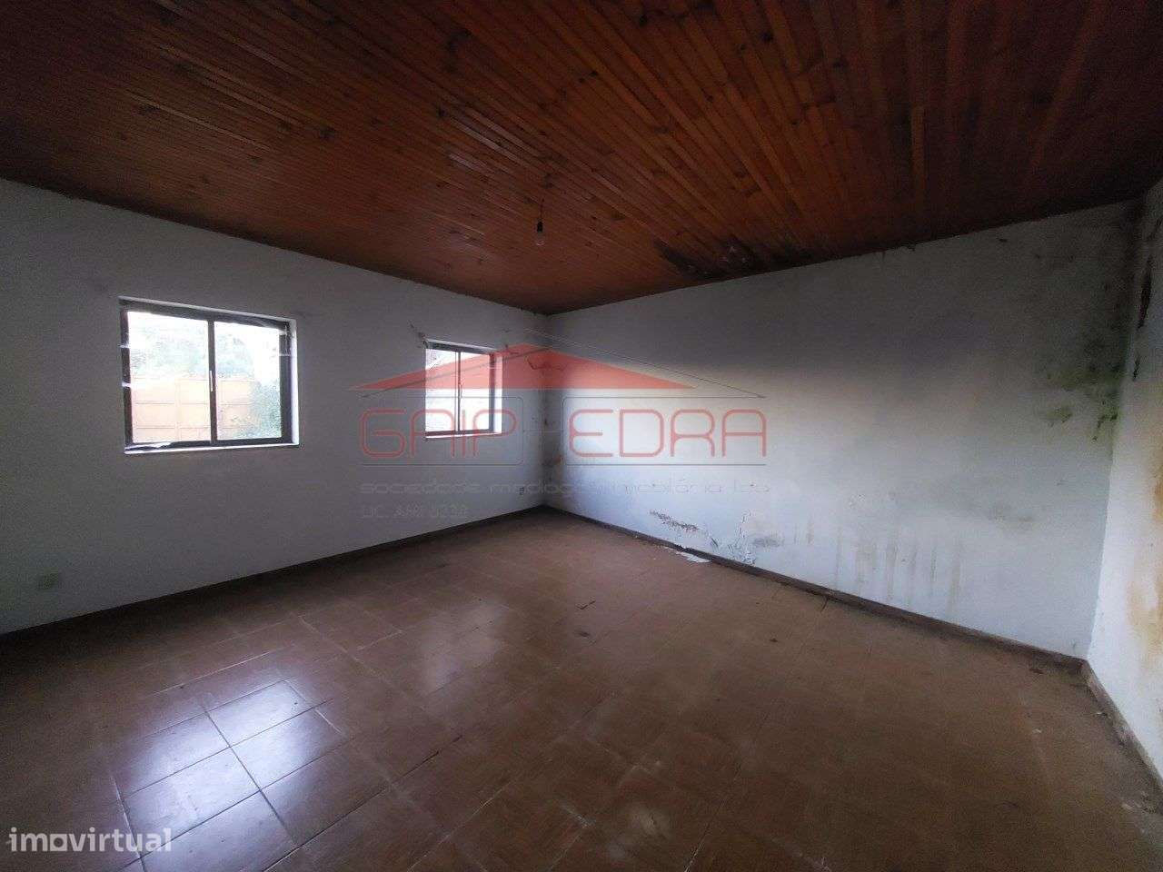 Moradia T3 em Mesão Frio com varanda e acessibilidade-6