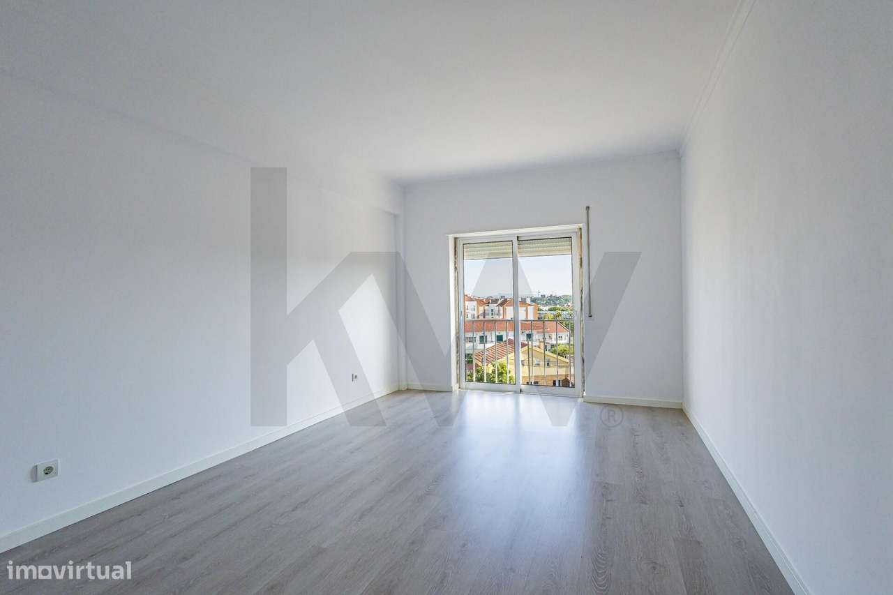 Apartamento T3 Totalmente Remodelado em Vale Flores de Cima-21