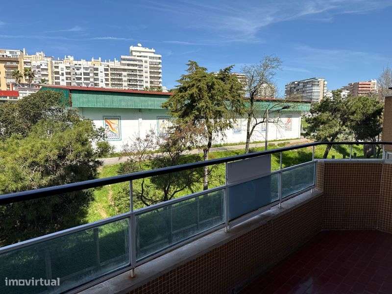 Excelente apartamento T3 no Centro de Almada - Grande imagem: 5/12