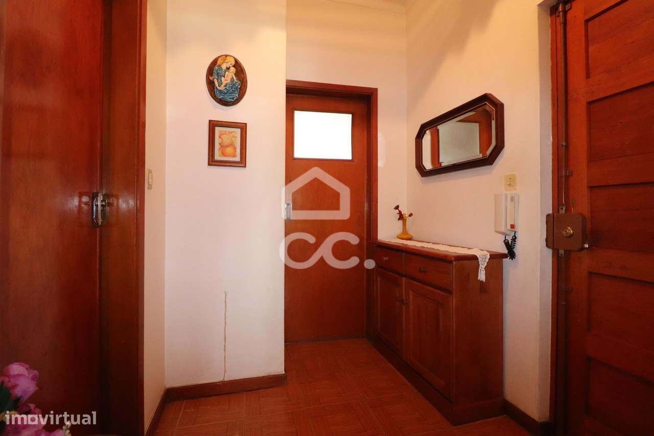 Apartamento T3 no Loreto com garagem e lugar de estacionamento-15