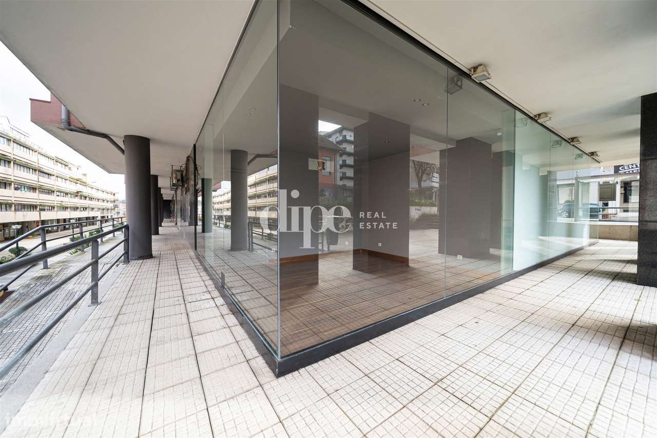 Loja no centro de Guimarães - Grande imagem: 5/15