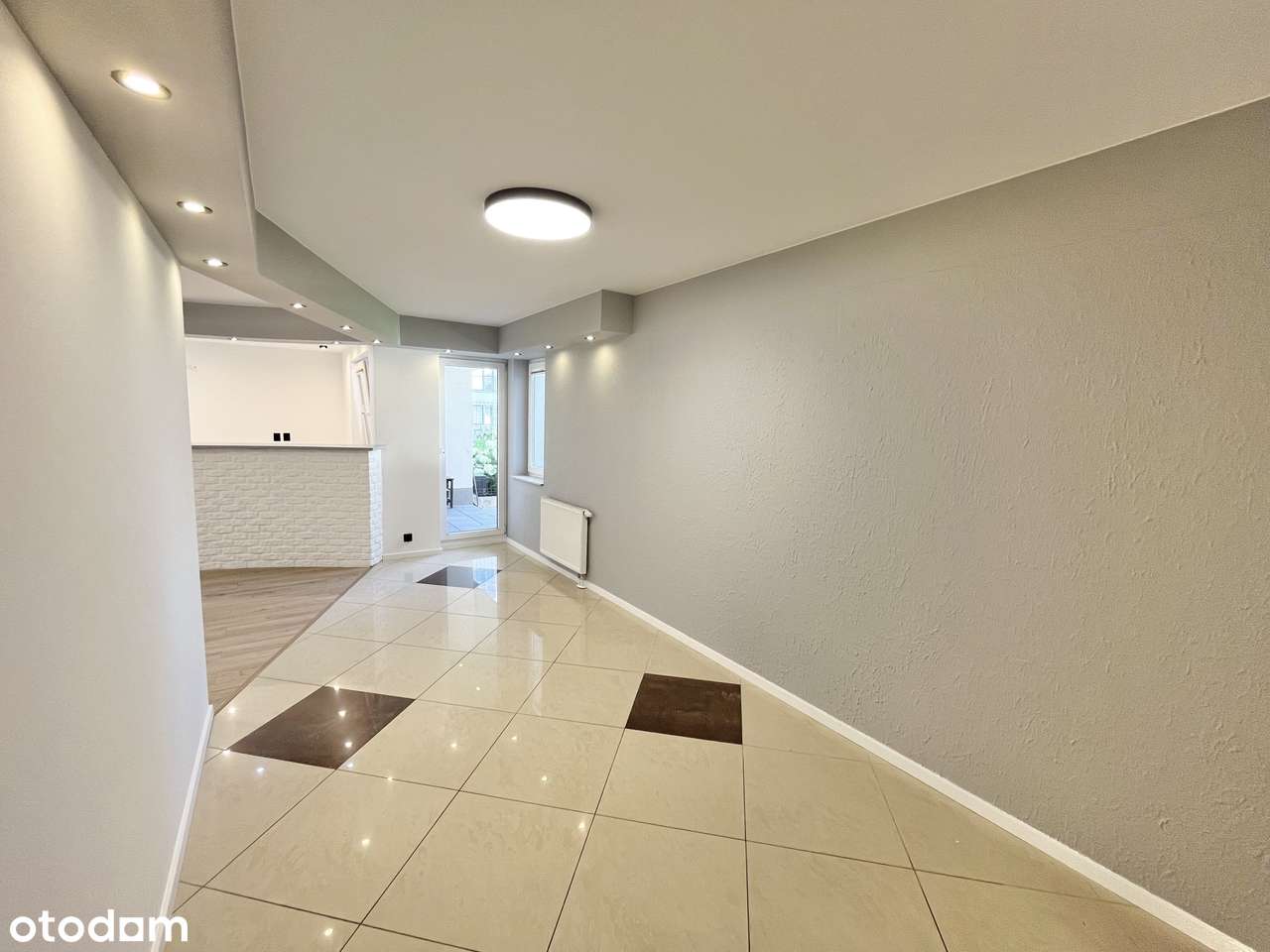 REZERWACJA! Po Odświeżeniu! Ogródek! Przestronne! Garaż!-10