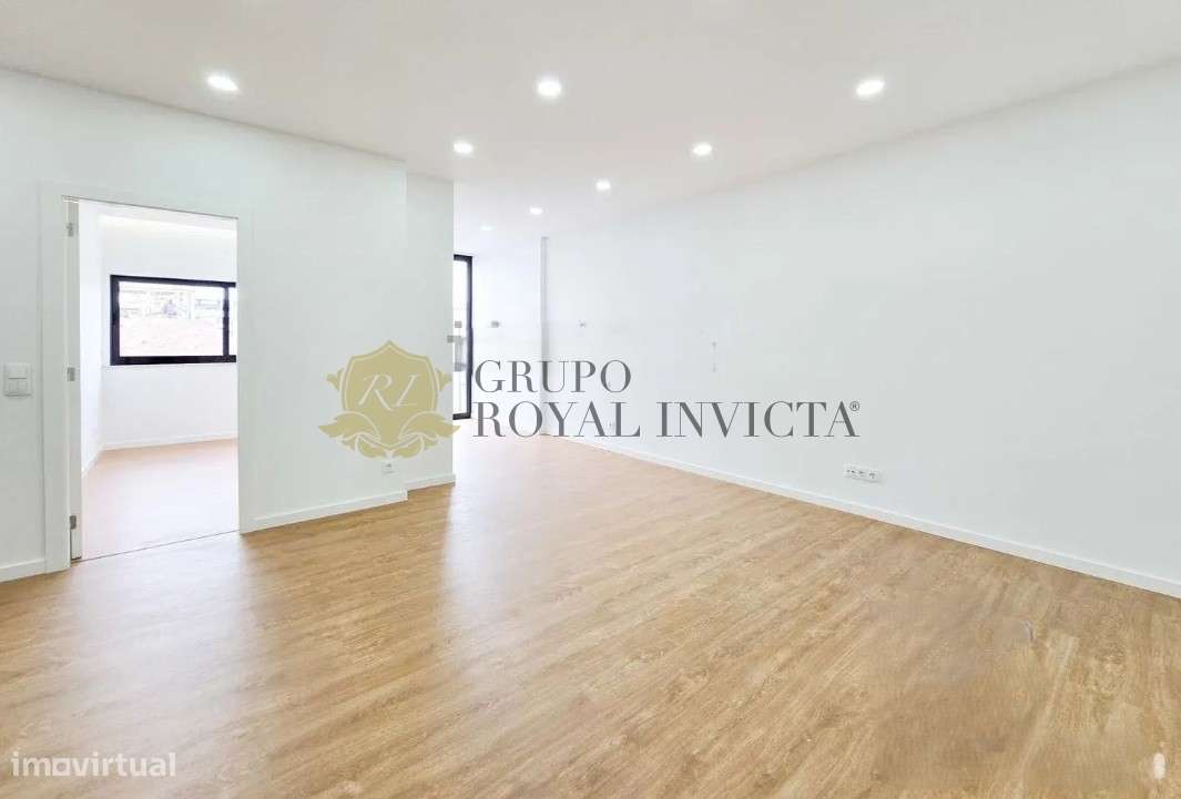 Apartamento T2 Totalmente Remodelado em Cedofeita - Porto - Grande imagem: 4/21