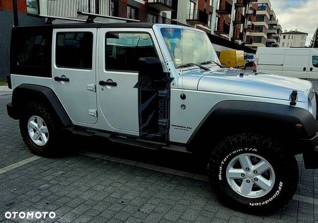 Jeep Wrangler - 12