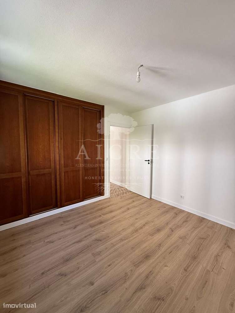 Apartamento T3 Totalmente Remodelado | Horta das Figueiras – Évora-17