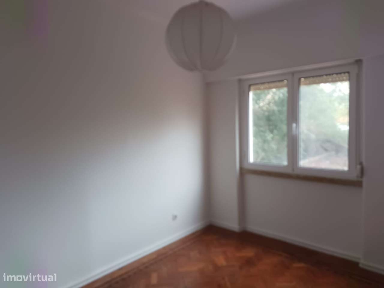 Campolide - T2 recuperado com cozinha semi equipada - Grande imagem: 3/12