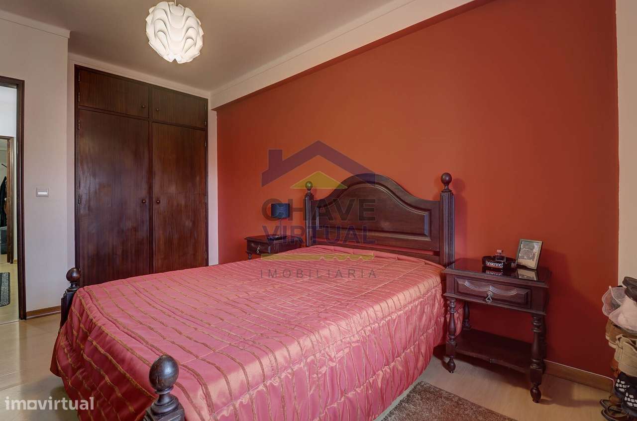 Apartamento T3 com Sótão Amplo - Centro Bombarral-39
