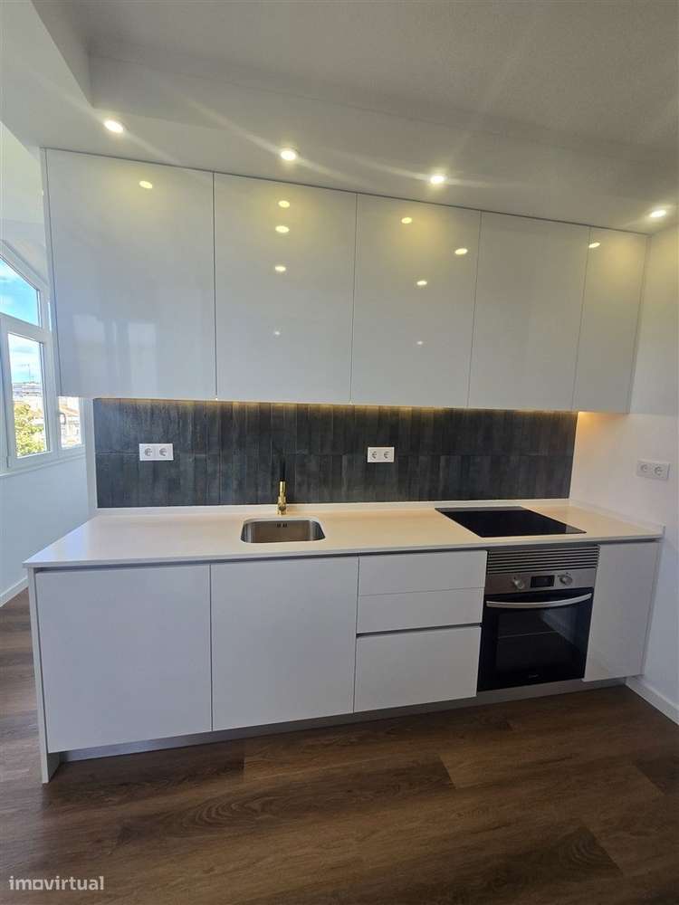 Apartamento T2 Venda em Venteira,Amadora-4