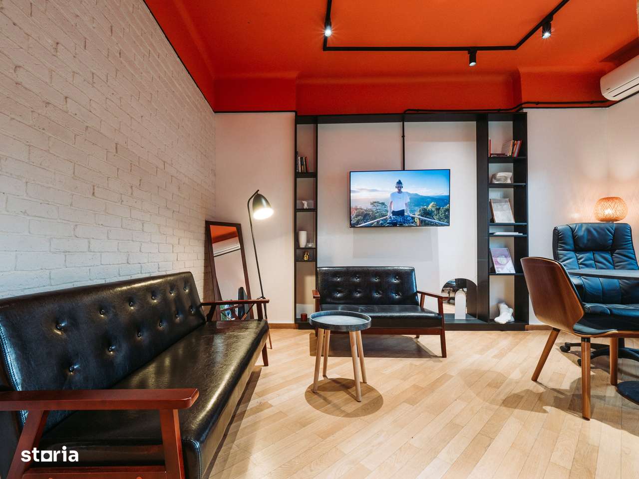 Spatiu in vila - Arcul De Triumf - Ideal Office / Metrou 10 minute - Imagine principală: 2/12