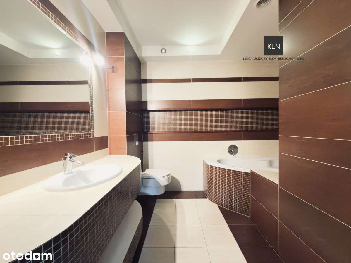 Duże mieszkanie/lokal na piętrze na Starówce-6