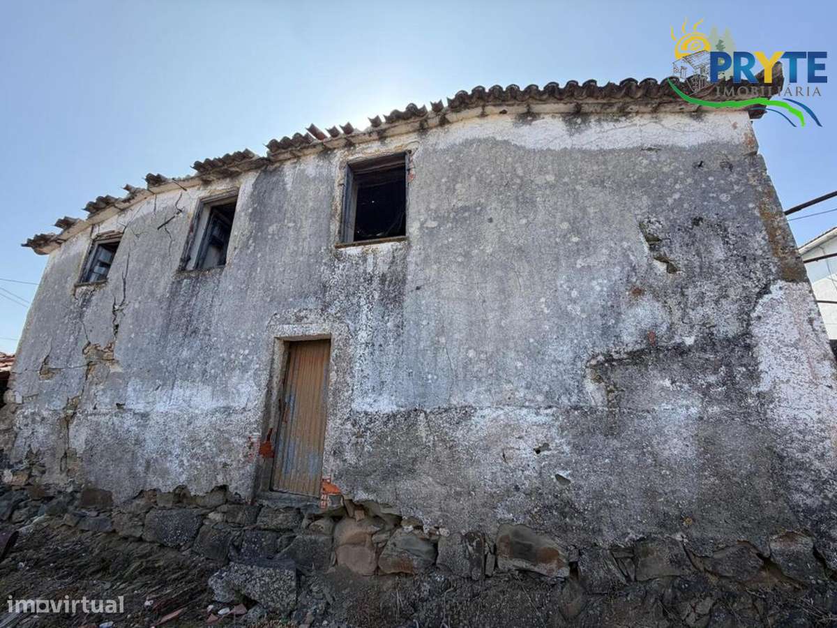 Moradia para Restauro com Terreno, Pátio, próxima da Sertã-10