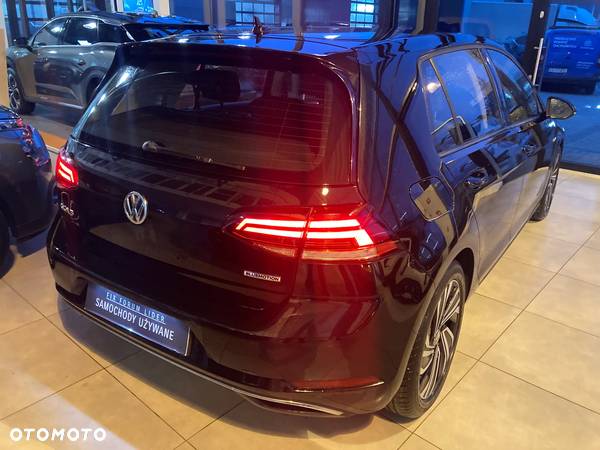 Volkswagen Golf - 6