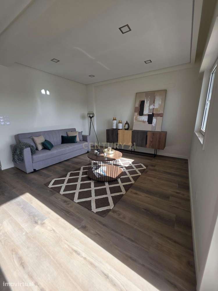 Apartamento T3 Novo em Benfica | varanda aberta | suite | 2 elevadores-5