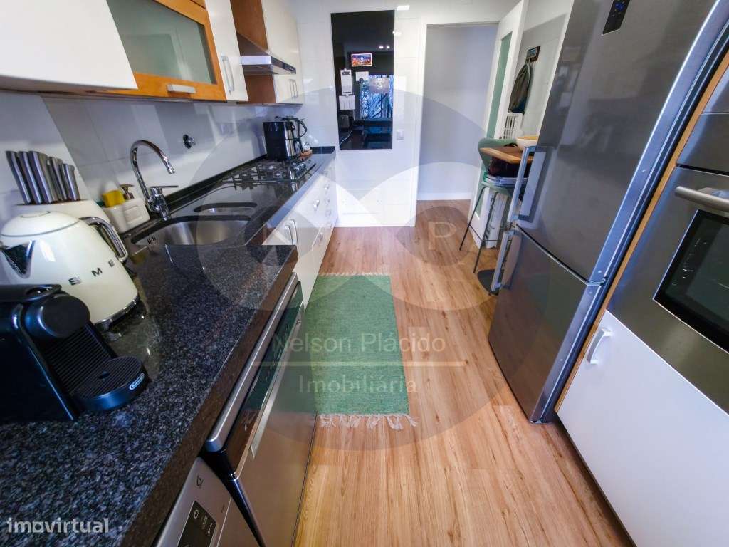 T2 com Cozinha Equipada, Varanda, 2 WC's, 3 Roupeiros embutidos e G...-11