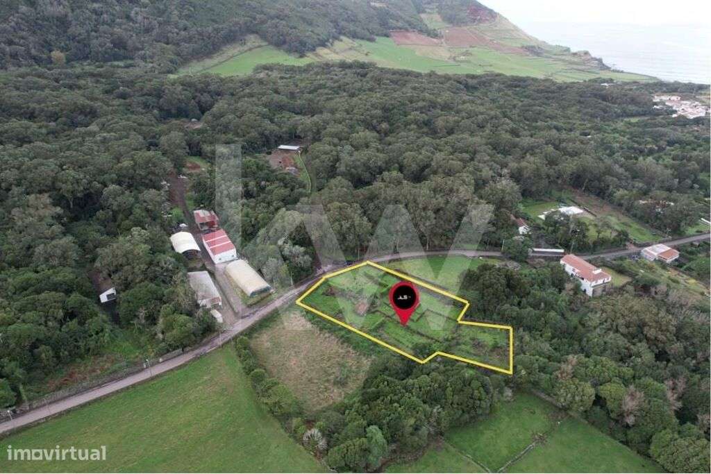 Terreno com viabilidade de construção na zona do Pinheiro, Praia, Ilha - Grande imagem: 4/17