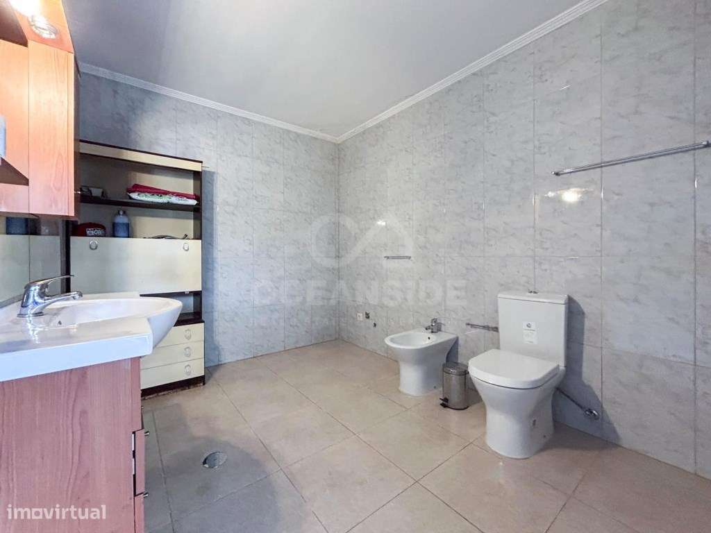 Moradia T4 independente em Castelo Branco-5