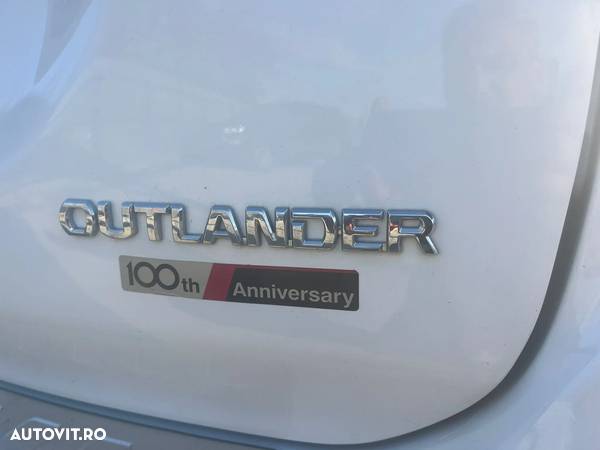 Mitsubishi Outlander - 14
