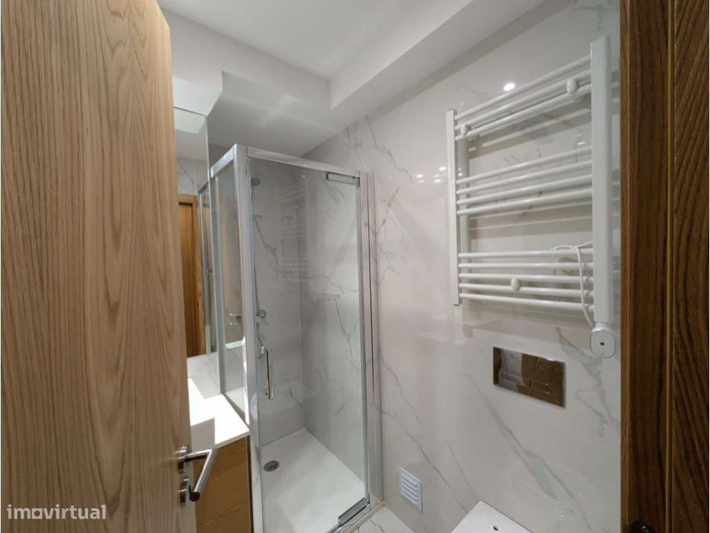 Apartamento T2 em condomínio fechado com piscina no centro de Ermes...-9