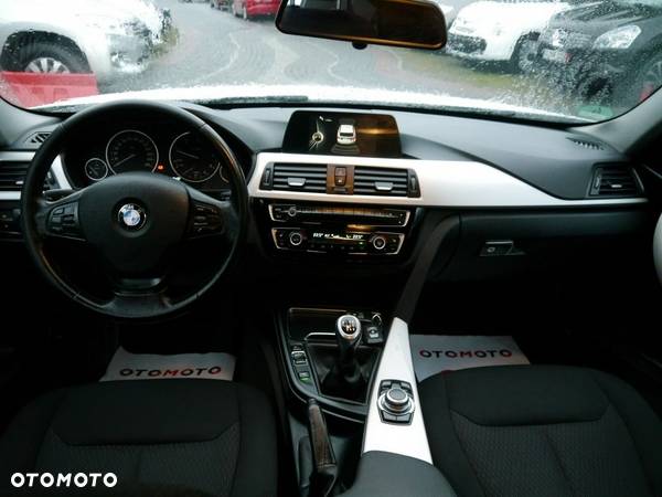 BMW Seria 3 318d Luxury Line - 16