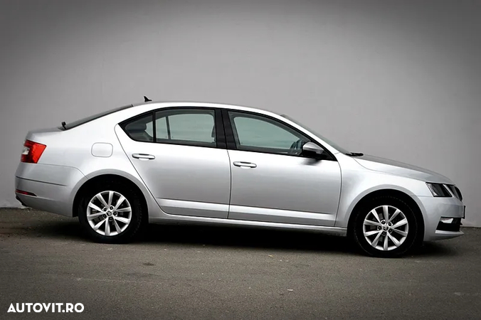 Skoda Octavia - 3