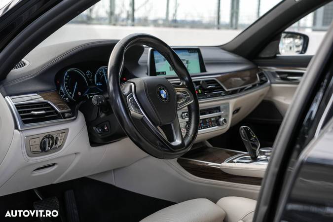 BMW Seria 7 740d xDrive - 12