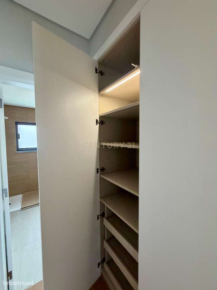 Moradia T3 Contemporânea em Tires-32