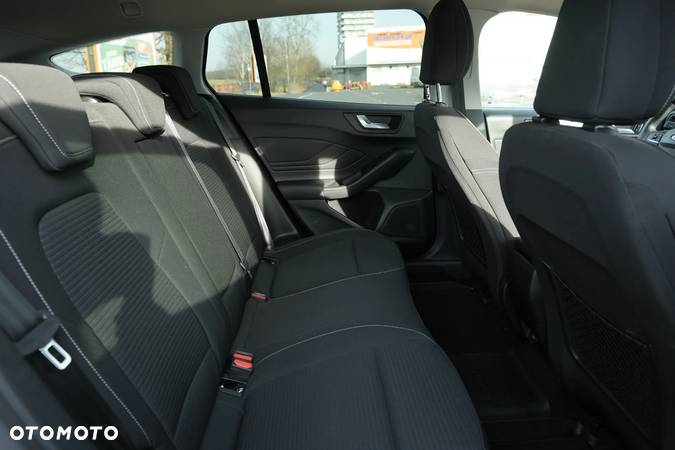 Ford Focus 2.0 EcoBlue Titanium - 24