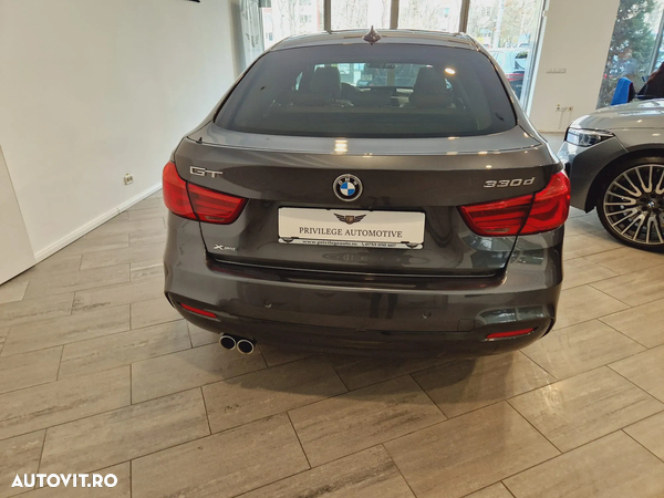 BMW Seria 3 330d xDrive AT - 12