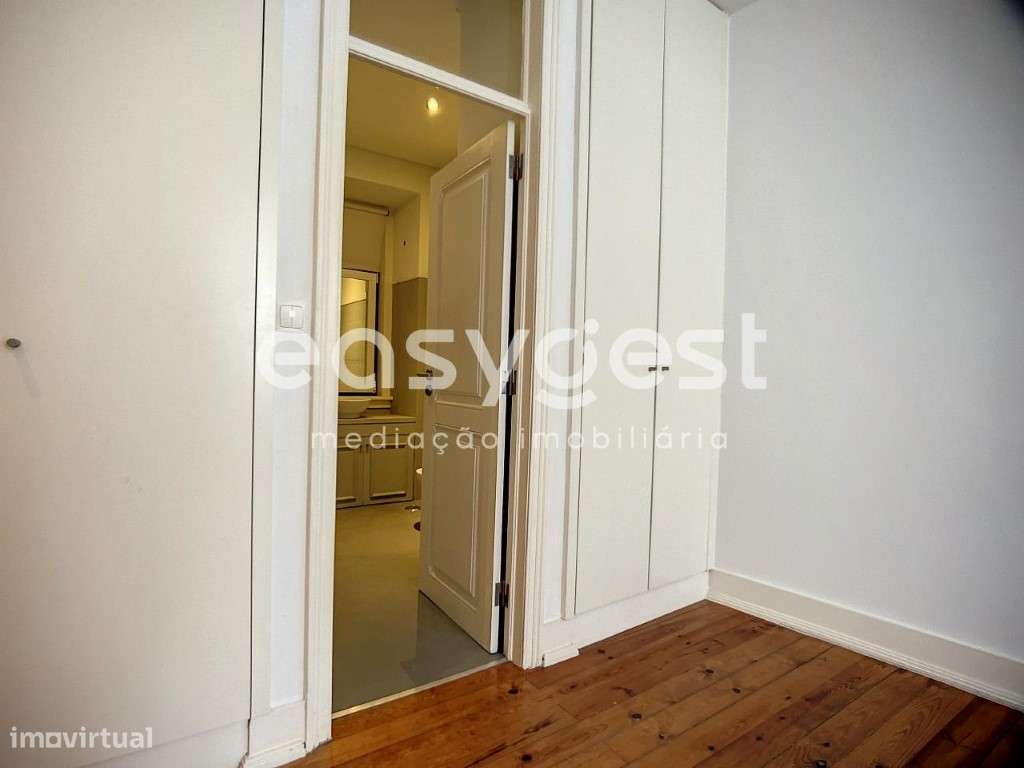 T4 totalmente reconstruído 2007, varanda, suíte e garagem junto Graça - Grande imagem: 4/30