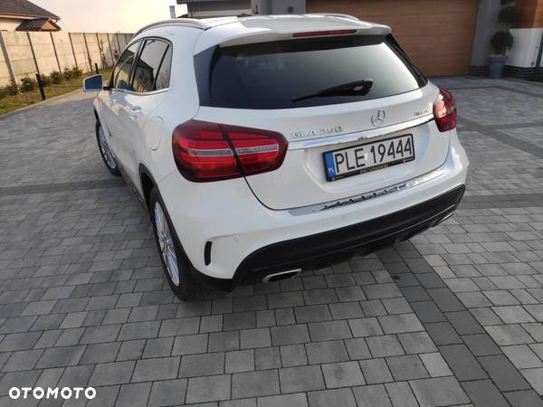 Mercedes-Benz GLA 250 4-Matic AMG Line - 8