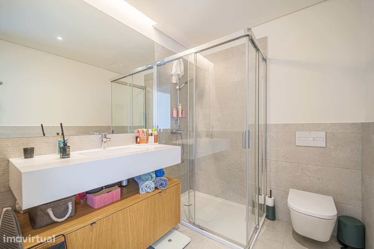 T4 | 183 m² | Miraflores | Vistas Monsanto + Rio-40