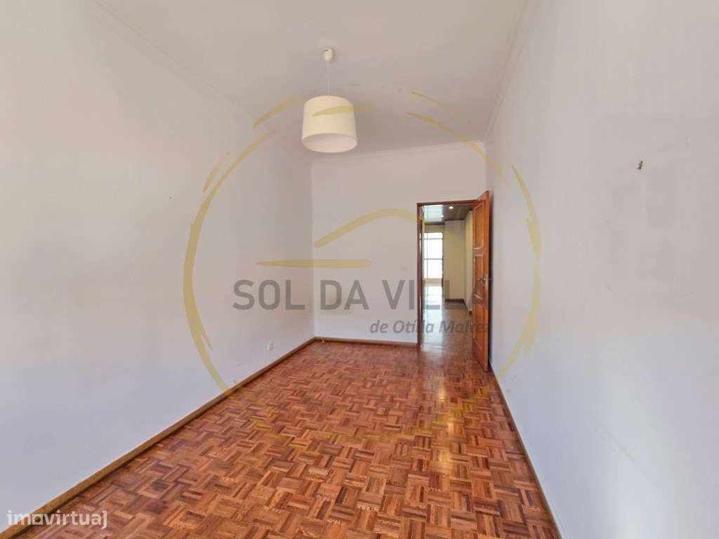 Apartamento T3 com 3 varandas - Laranjeiro, Almada - 310.000€-10