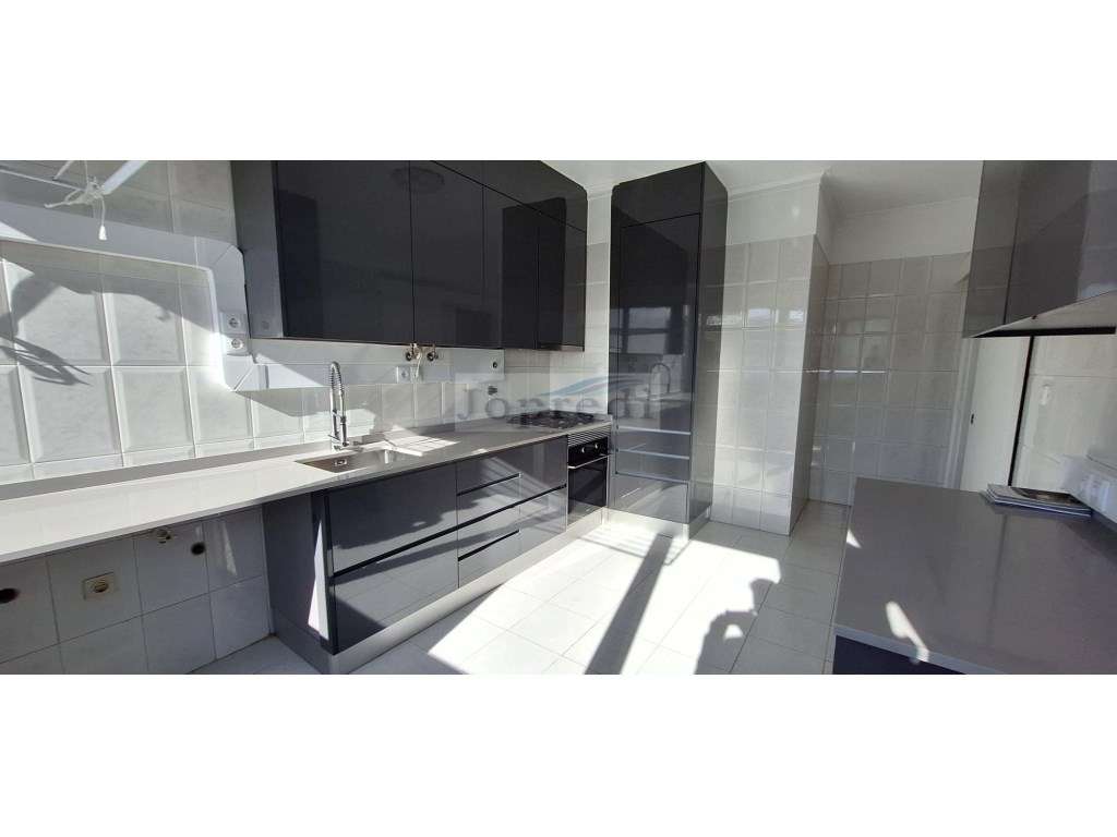 T2 com garagem Box - Grande imagem: 4/21