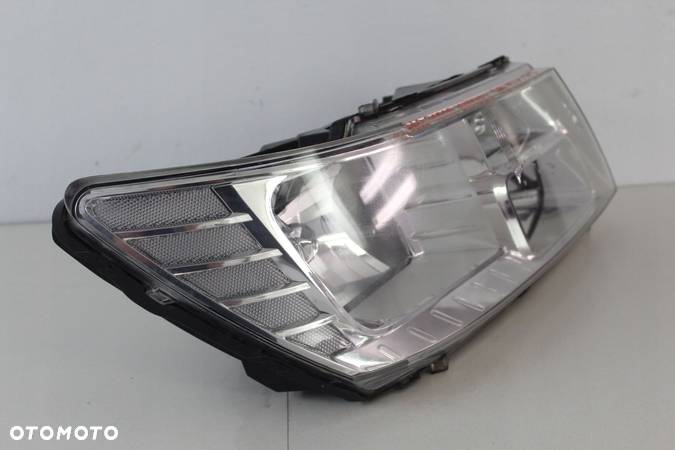 LAMPA PRAWY PRZÓD PRZEDNIA DODGE YOURNEJ 08-10R - 2