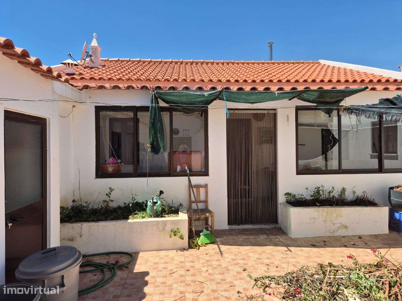 Excelente moradia terrea com 2 logradouros na Aldeia dos Fernandes-24