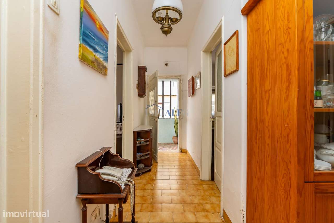 Moradia T2 com quintal no centro do Pinhal Novo, junto a transportes-19