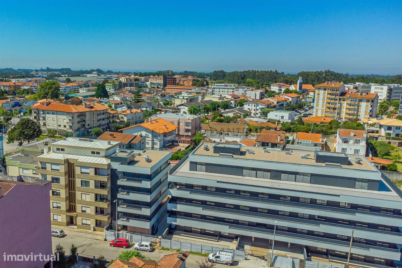 Apartamento T4  - Condomínio Feira´'s Prime - Grande imagem: 1/57