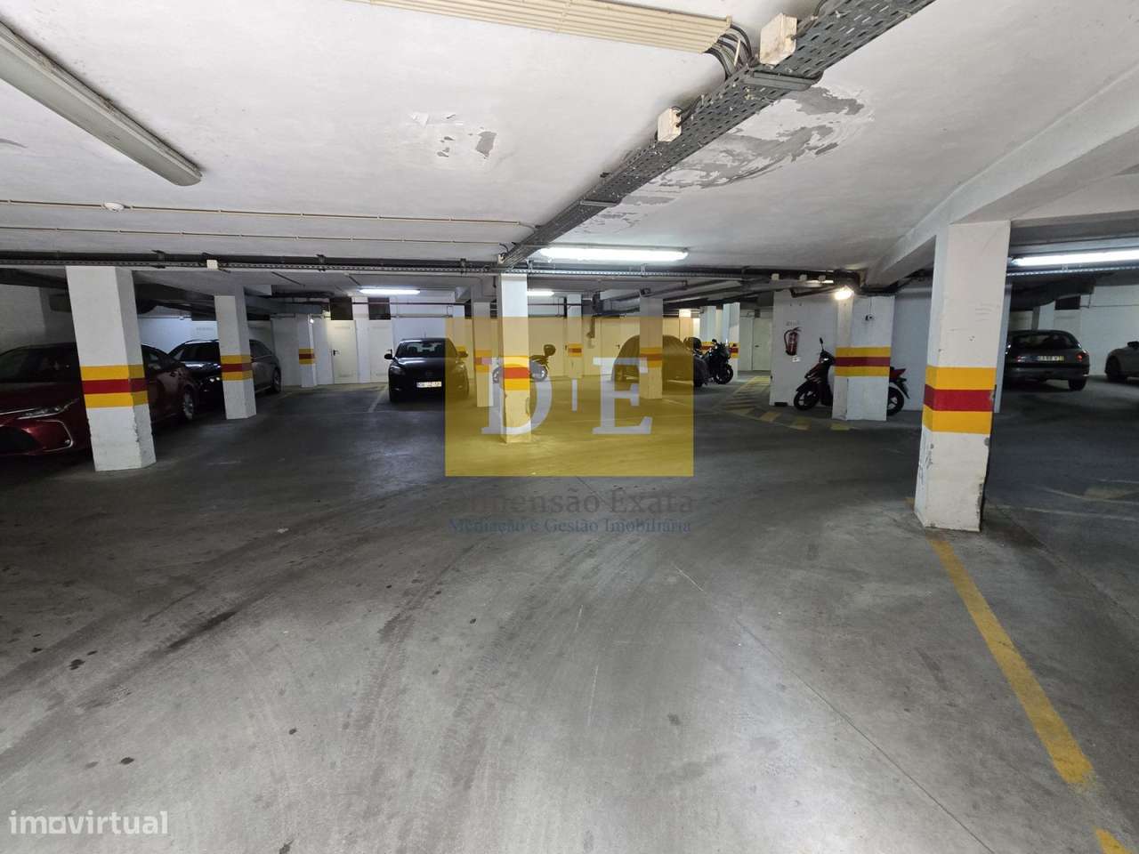 Apartamento T3 em Zona Nobre de Requesende em Ramalde-35