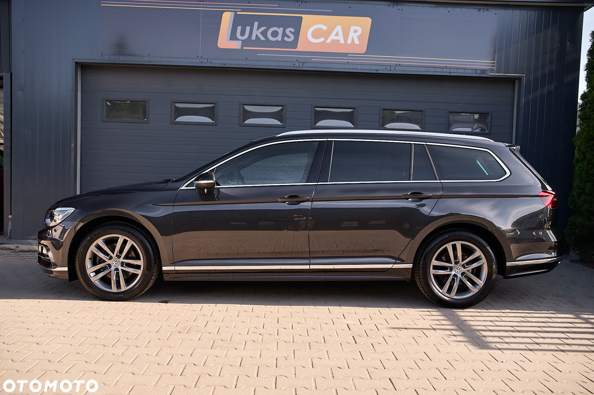 Volkswagen Passat Variant 2.0 TDI SCR DSG R-Line - 6