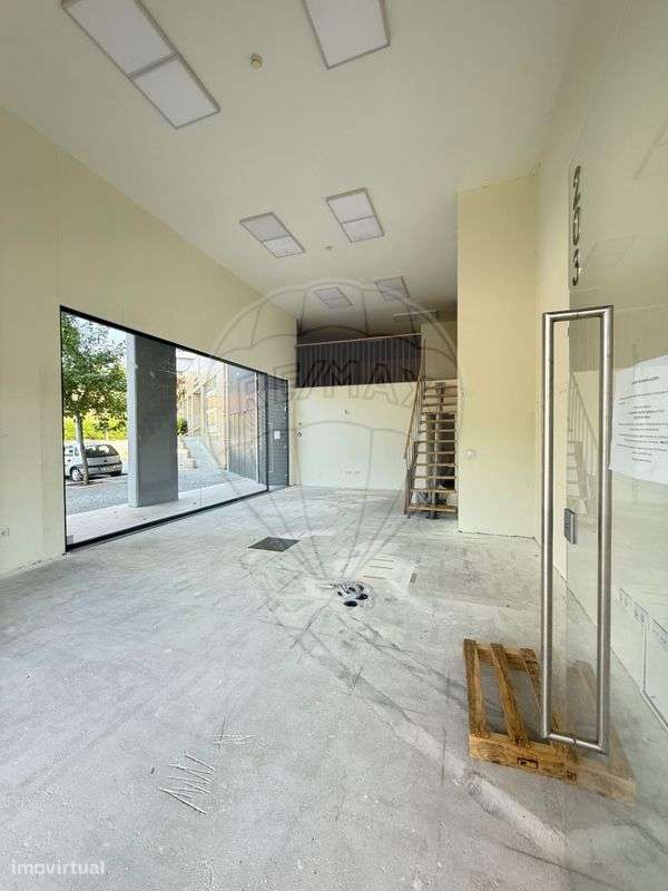 Loja  para arrendamento - Grande imagem: 2/9