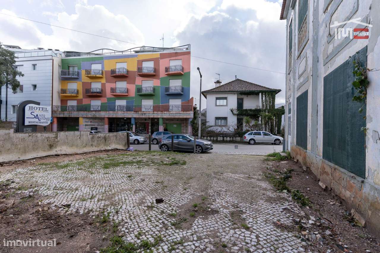 PREDIO PARA RECUPERAR A 300 METROS DO SANTUARIO DE FÁTIMA COM AREA ...-17