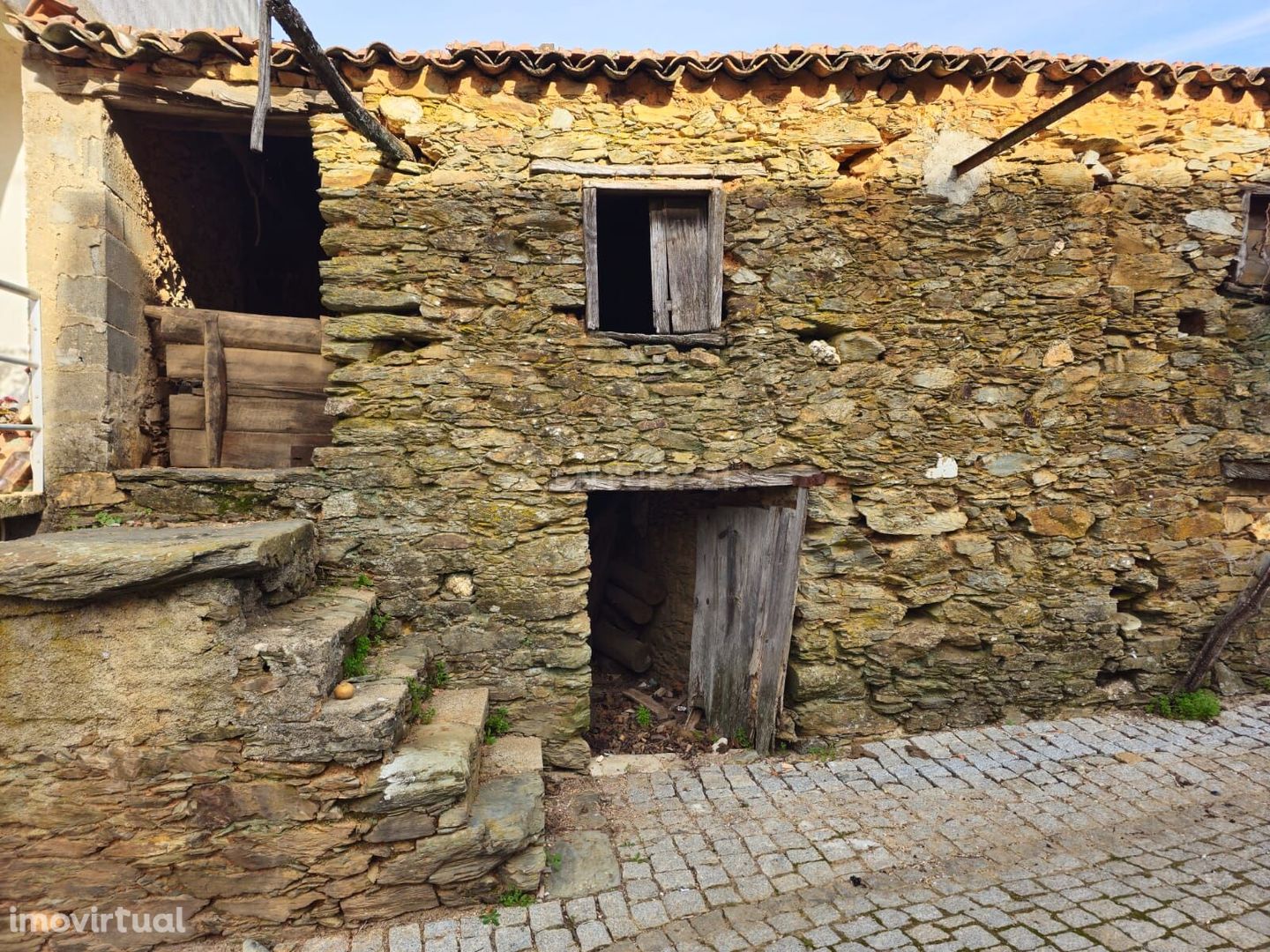 Casa antiga em pedra no Vale, Estreito, Oleiros