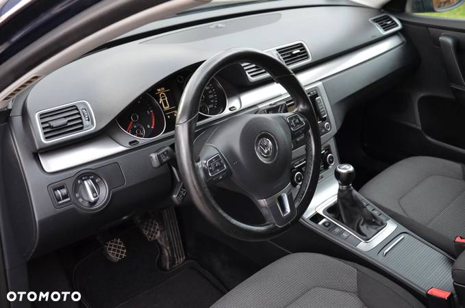 Volkswagen Passat Variant 2.0 TDI BlueMotion Technology Comfortline - 14