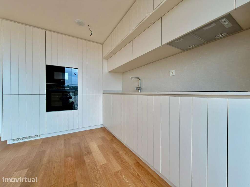 Apartamento T3 com lugar de garagem em zona de Santa Clara - Grande imagem: 5/17