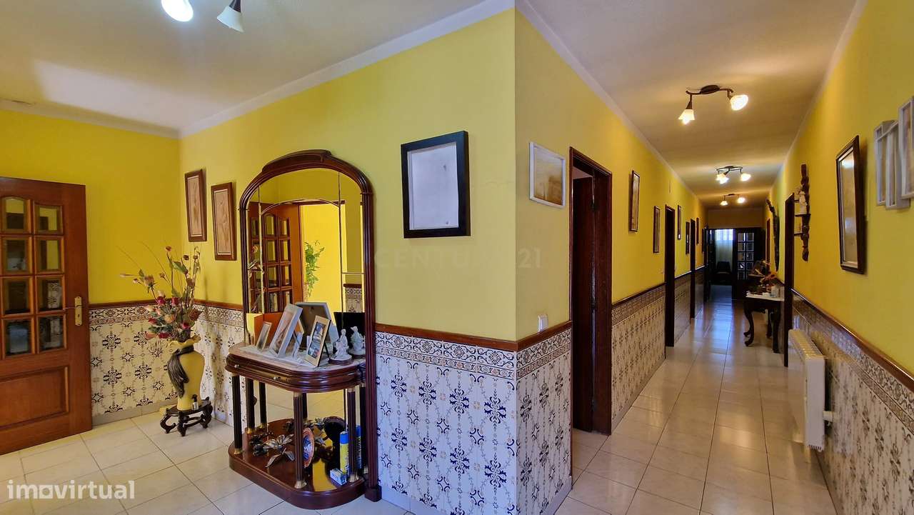 Moradia com café e supermercado em Figueira de Castelo Rodrigo - Grande imagem: 4/18