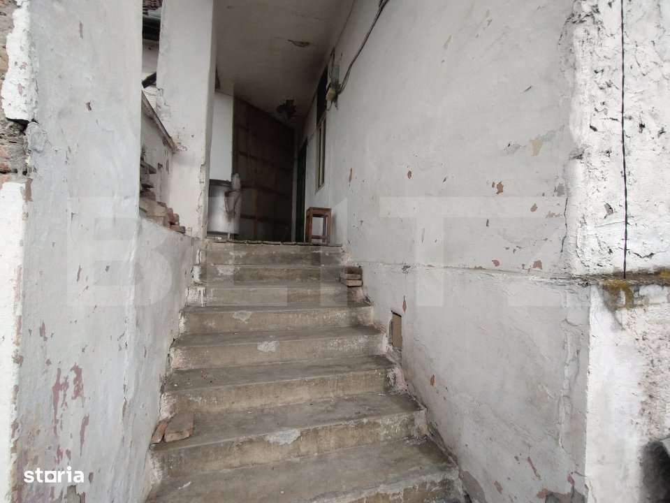 Casa 50 mp,2 camere,curte comuna,teren 350mp,Renovabila,comuna Livezil - Imagine principală: 4/4