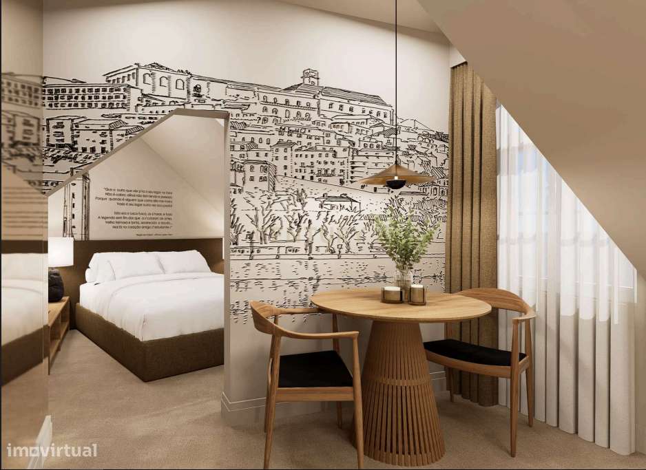 Prédio na emblemática Rua do Quebra Costas, no centro histórico de Coi-17