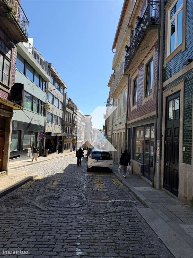 Loja nova com Jardim no Centro do Porto – Ideal para Comércio ou Resta - Grande imagem: 2/16