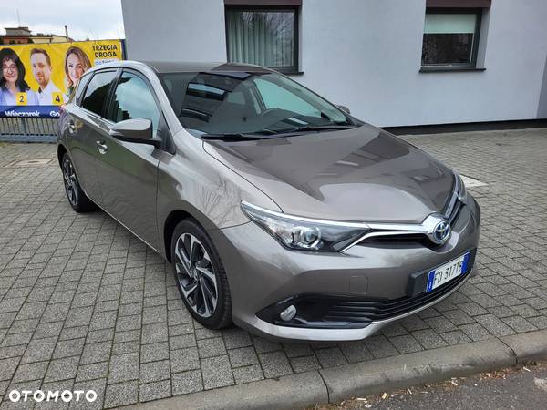 Toyota Auris 1.8 VVT-i Hybrid Automatik Design Edition - 4